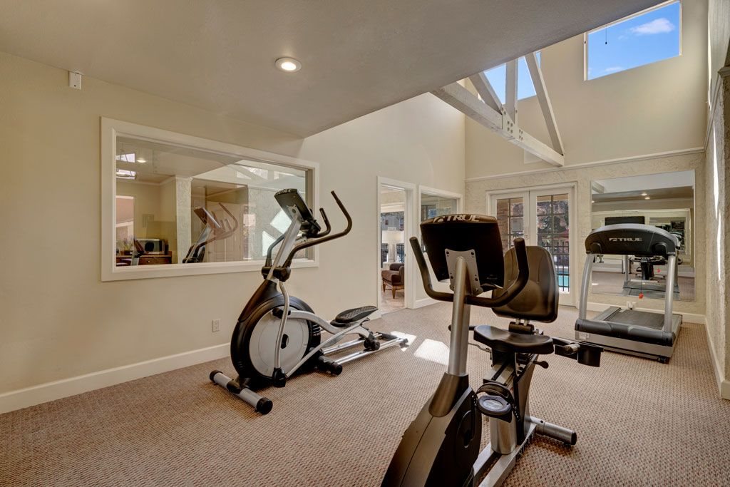 Las Colinas Apartment Homes